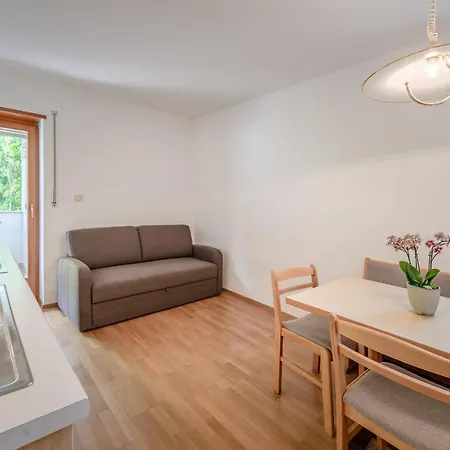 Atz Apartment *